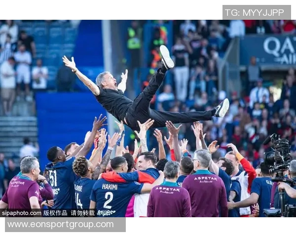 恩里克提升我的防守能力我乐于在左右两个边路灵活发挥