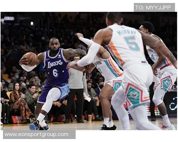 浓眉对战旧主状态回暖15投7中斩获18分9篮板2助攻1封盖