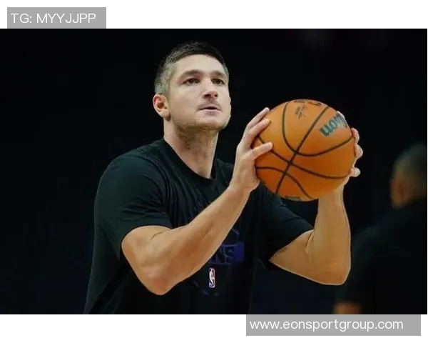 格雷森阿伦状态火热近三场场均24分助攻和抢断表现抢眼正负值高达19