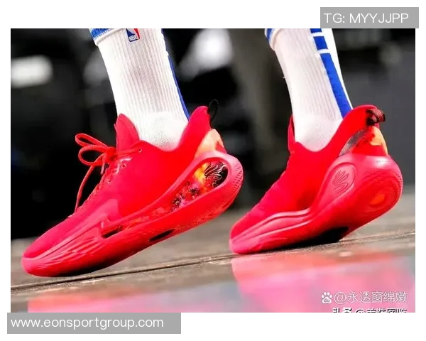 库里致敬韦德经典鞋款感谢12年前的支持与喜爱 库里致敬韦德经典鞋款感谢12年前的支持与喜爱