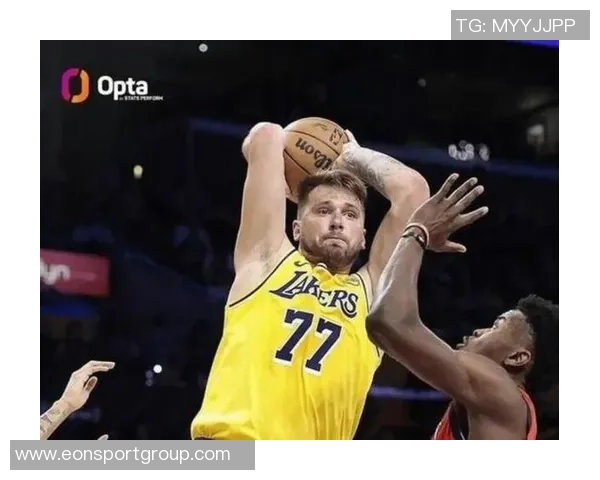 里夫斯火力全开两场狂砍92分追平东契奇前两场得分纪录