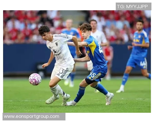 曼联客场对阵利兹联首发阵容公布多名主力缺阵新援首次登场