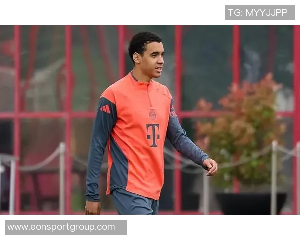 卡尔伤情恢复回归训练拜仁全队仅穆西亚拉缺席合练